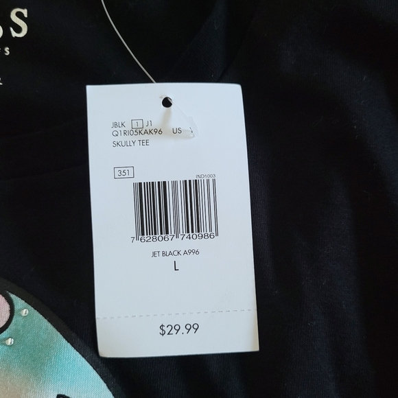 Guess❓Sugar Skull💀 Jet Black🖤 Graphic Skully Tee - NWT - Picture 15 of 16